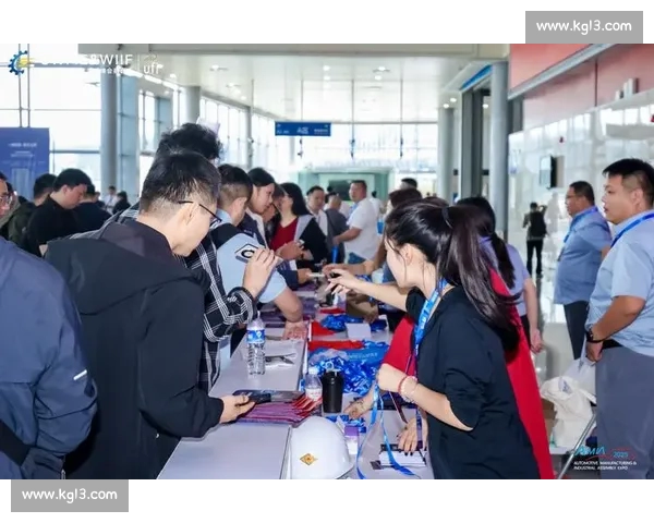 聚焦全球赛事数据解析打造一站式专业体育资讯平台升级体验服务